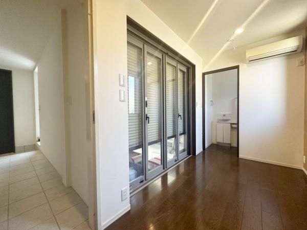 5LDK Two-Generation House for Sale in Hachioji, Tokyo - Thumbnail 4