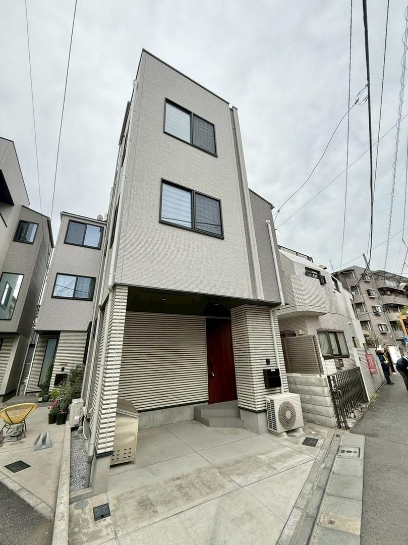2LDK+S House for Sale in Toshima Tokyo Near Kitai-ikebukuro Station - Thumbnail 2