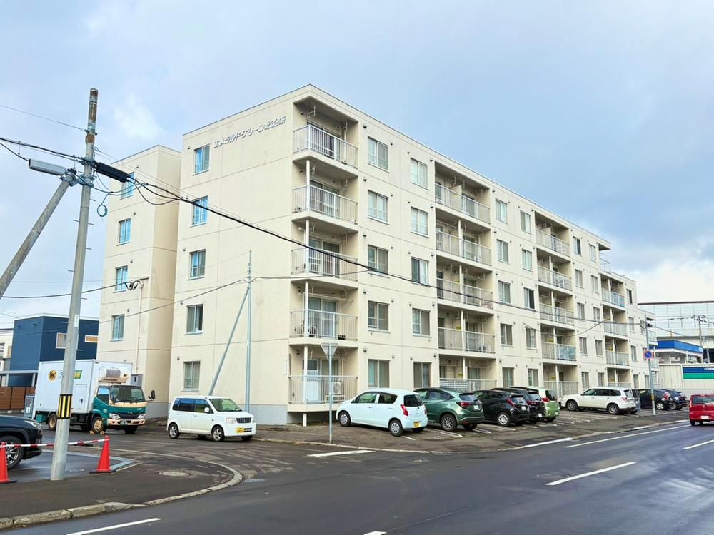 3LDK Apartment for Sale in Sapporo Kita Ward - Thumbnail 2