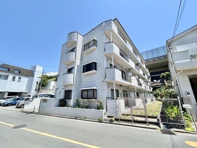 3DK Apartment for Sale in Minami Ward, Yokohama - 51m² - Thumbnail 2