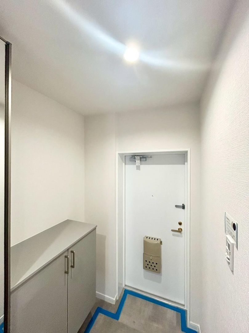 2DK Apartment for Sale in Kawasaki - Fully Renovated Corner Unit - Thumbnail 4