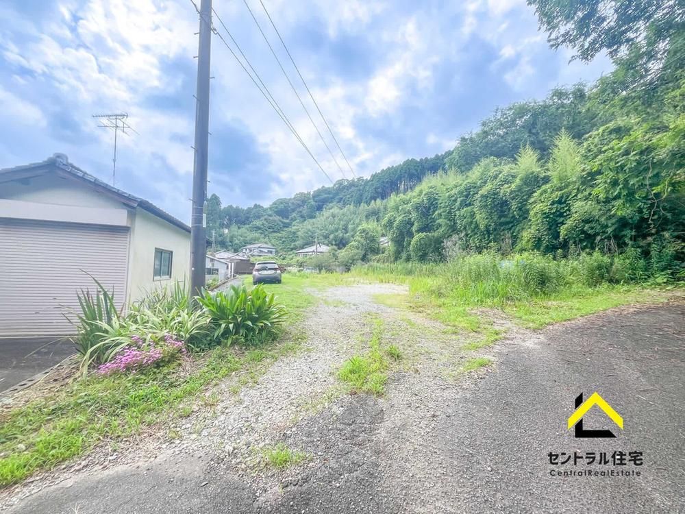 828 sqm Building-Condition-Free Land for Sale in Takanabe, Miyazaki - Thumbnail 2