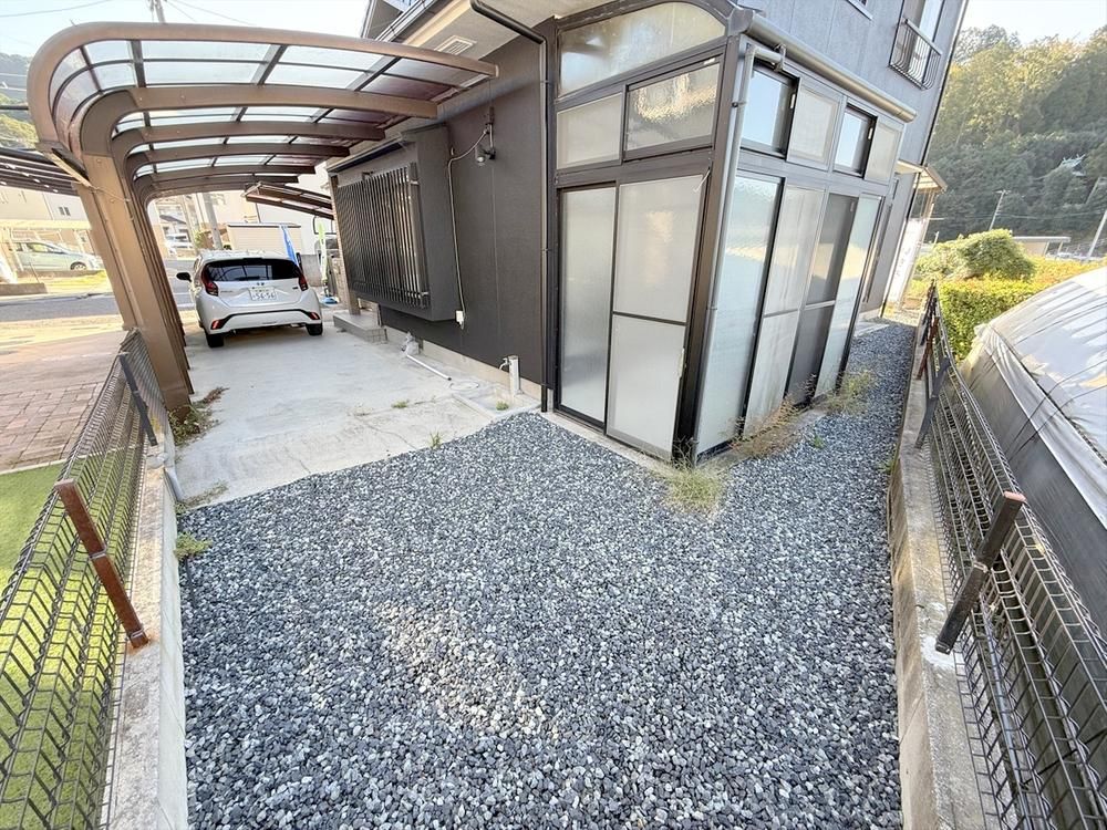 Renovated 4LDK House with 3 Car Parking in Hiroshima - Thumbnail 4