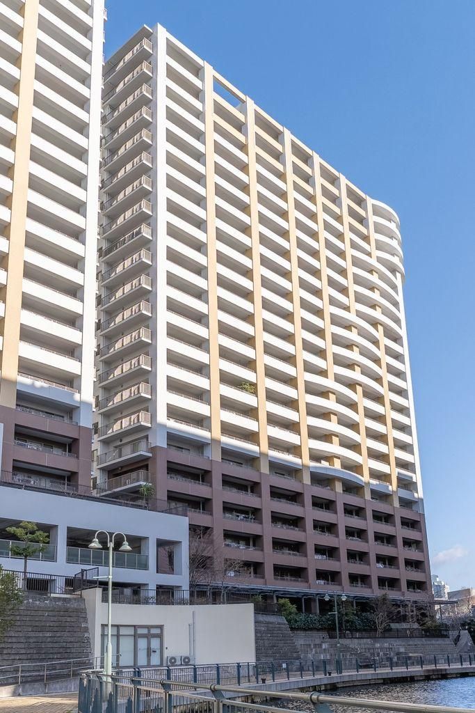 3LDK Apartment for Sale in Cosmo Square, Osaka - Thumbnail 2