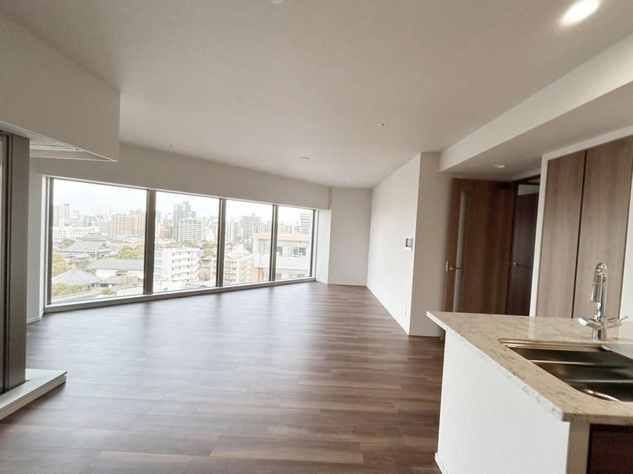 New 3LDK Apartment for Sale in Tennoji, Osaka - Thumbnail 2