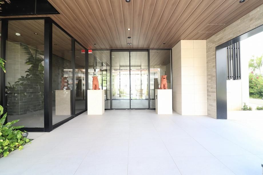 2LDK Apartment for Sale in Chatan, Okinawa - 69.94 sqm - Thumbnail 3