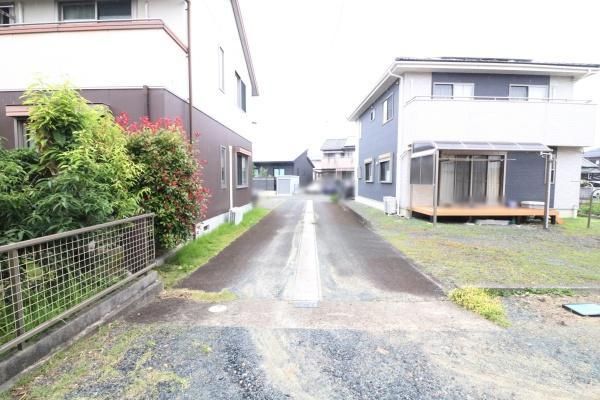 4LDK House with Walk-in Closet & Solar Power in Iwata - Thumbnail 3