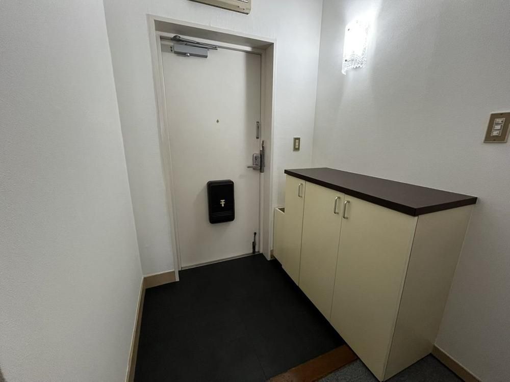 4LDK Apartment for Sale Near Hon-Atsugi Station in Atsugi - Thumbnail 2