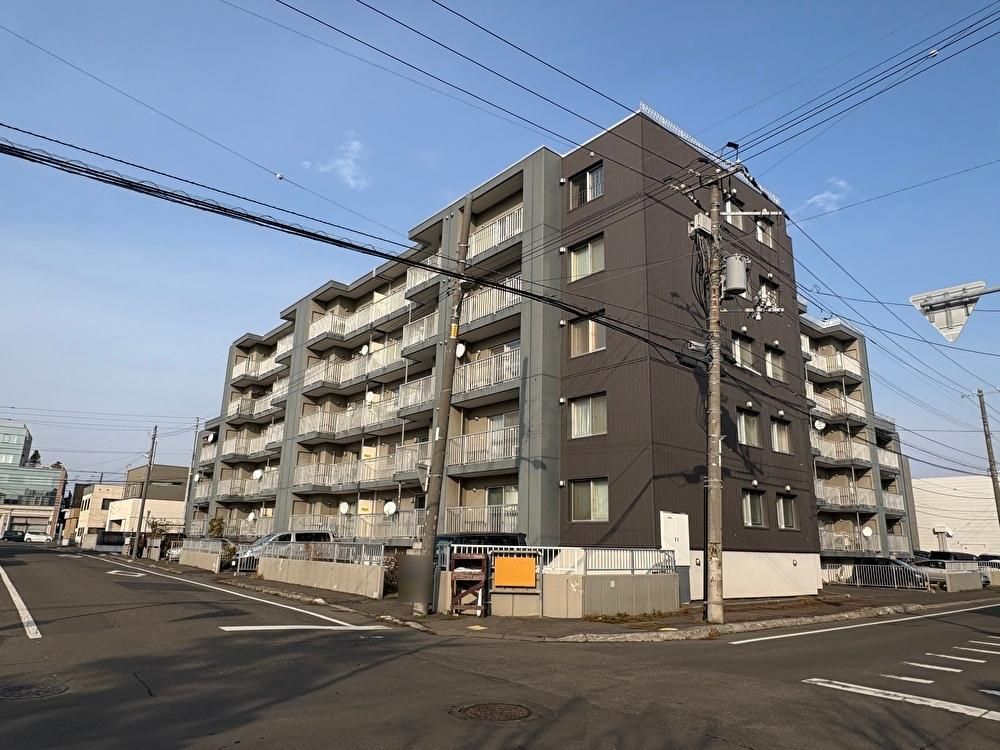 3LDK Apartment for Sale in Shiroishi Ward, Sapporo - Thumbnail 2