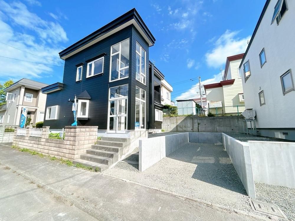 Renovated 4LDK House for Sale in Toyohira-ku, Sapporo - Thumbnail 2