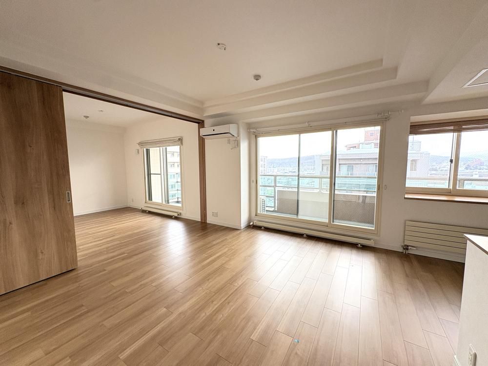 D Granse Makomanai Izumicho East Square 3LDK Apartment for Sale - Thumbnail 3