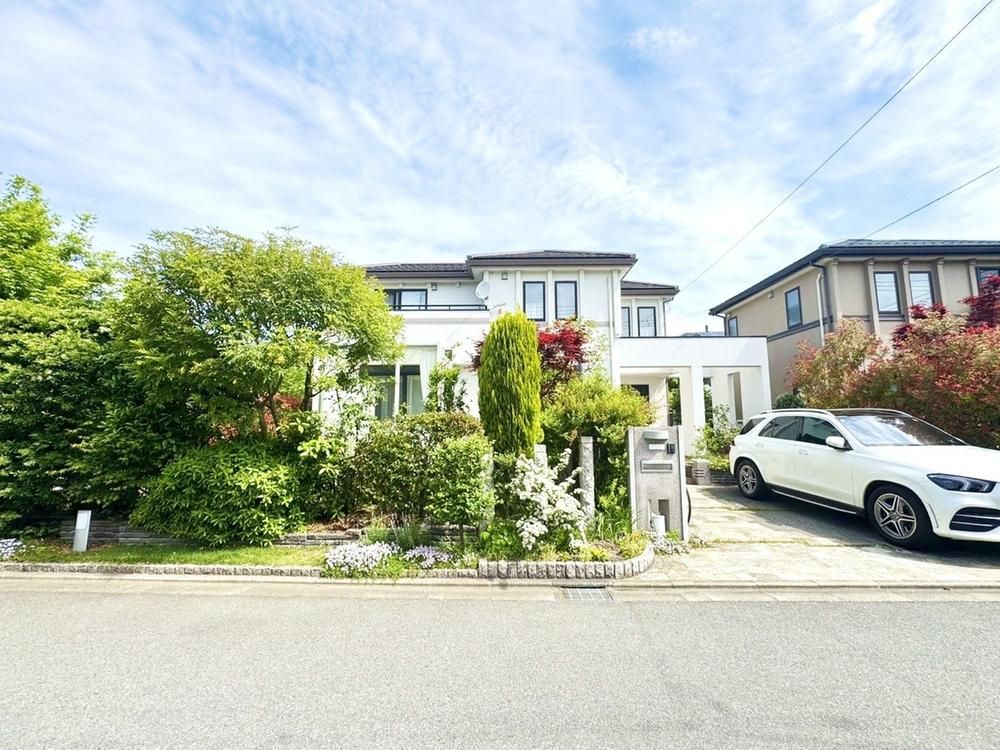 4LDK Detached House with Large Garden in Chofu, Tokyo - Thumbnail 3