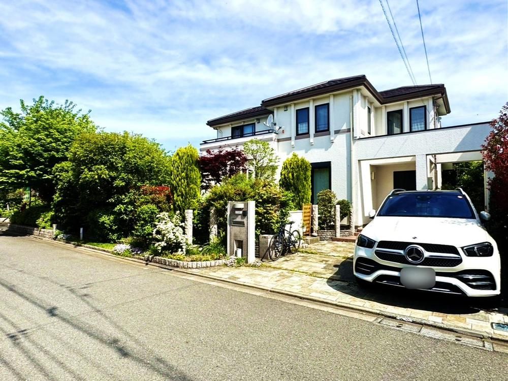 4LDK Detached House with Large Garden in Chofu, Tokyo - Thumbnail 2