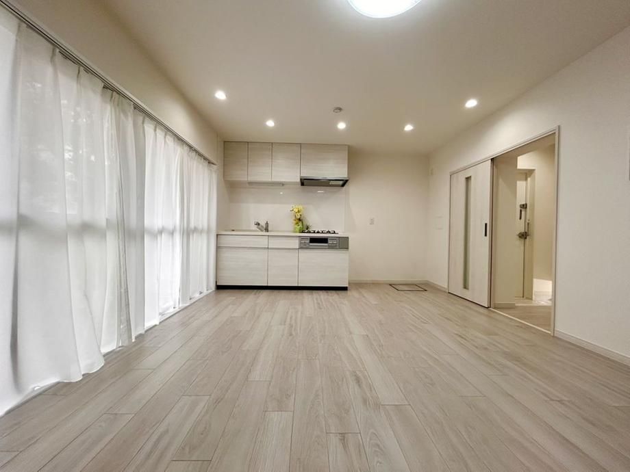 Renovated 2LDK Apartment in Funabashi, Chiba - 11.8M Yen - Thumbnail 4