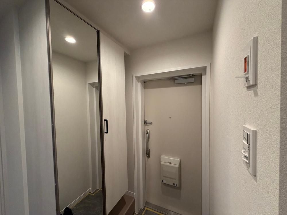 Spacious 3LDK Renovated Apartment in Kawasaki Miyazakidai - Thumbnail 2