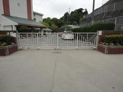 Renovated 3LDK Apartment for Sale in Hiroshima Nishi Ward - Thumbnail 4