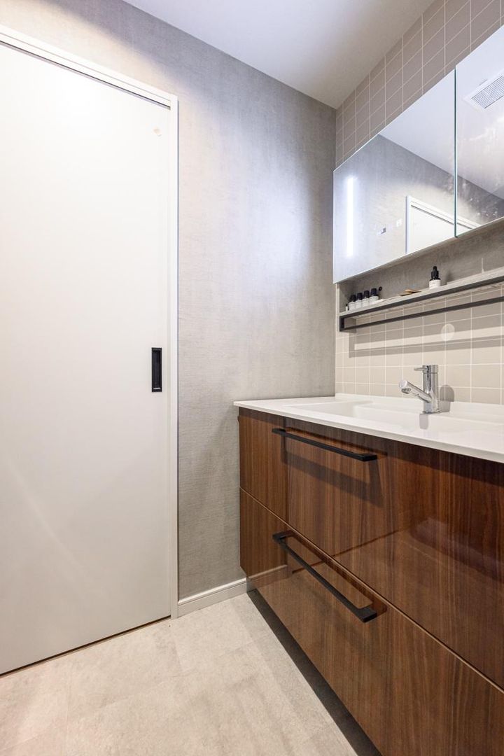 2LDK Apartment for Sale in Yokohama, Kanagawa - 52.64m2 - Thumbnail 4