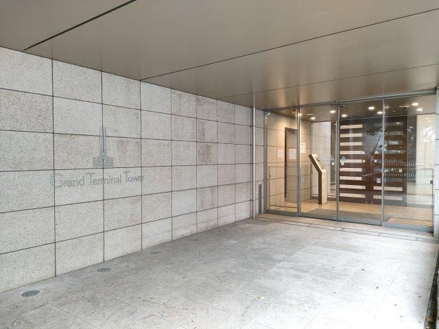 2LDK Apartment for Sale in Ichikawa, Chiba Near Motoyawata Station - Thumbnail 3