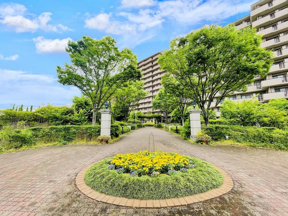 Renovated 2LDK Apartment in Izumi Ward, Yokohama - Thumbnail 2