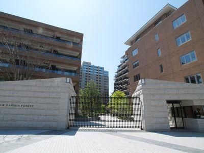 Spacious 2LDK Apartment in Hiroo Garden Forest, Shibuya, Tokyo - Thumbnail 3