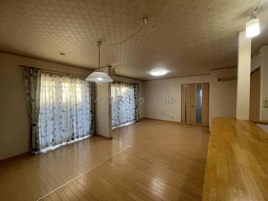 5LDK Detached House for Sale in Kagoshima City, Renovation Potential - Thumbnail 4