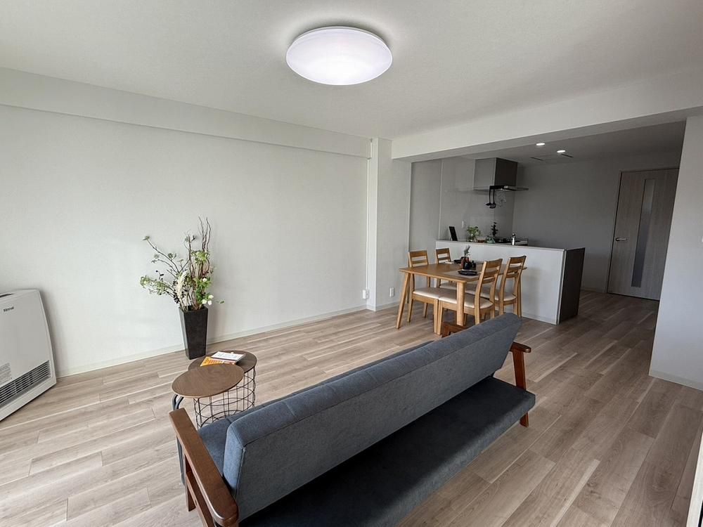 Renovated 3LDK Apartment in Sapporo Kita Ward for Sale - Thumbnail 4