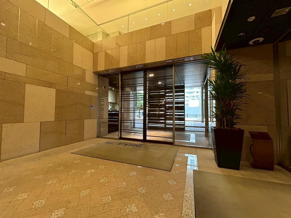 Park Court Toranomon Atago Tower 1LDK Apartment in Minato, Tokyo - Thumbnail 4