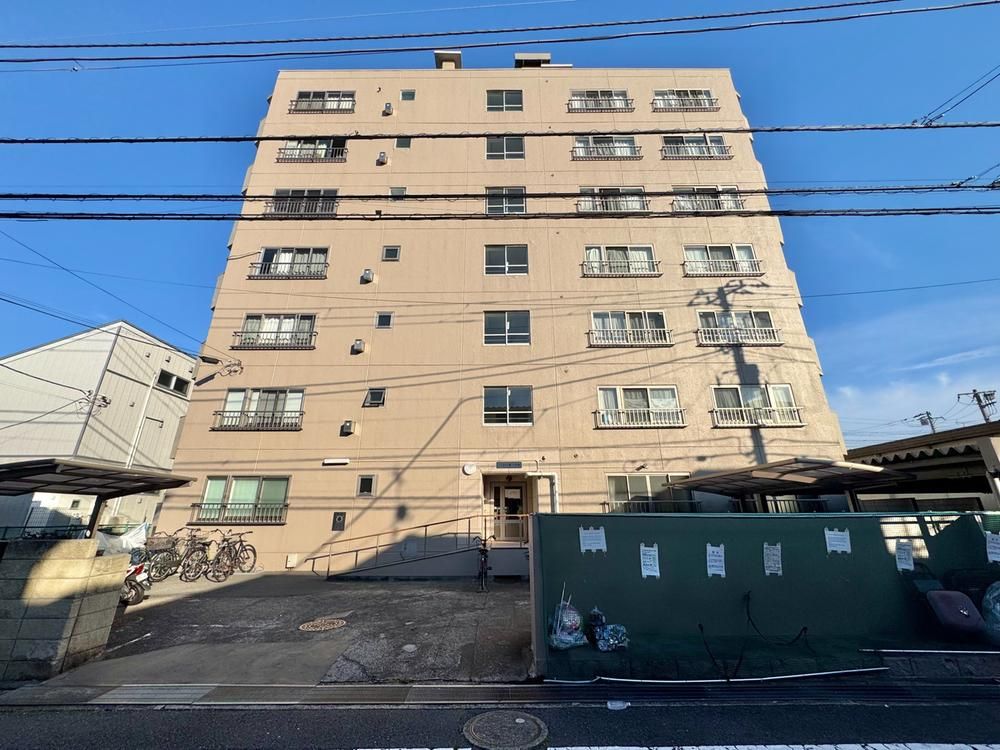 2DK Apartment for Sale in Ichikawa, Chiba - 39m2 - Thumbnail 2
