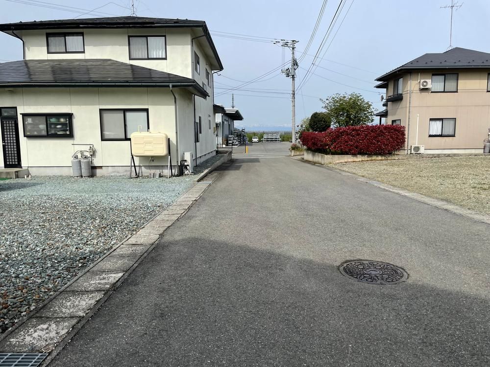 Renovated 3LDK House with Solar Battery in Higashine, Yamagata - Thumbnail 2