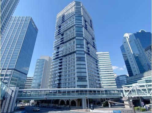 Park Tower Yokohama Portside Condominium in Kanagawa Ward - Thumbnail 3