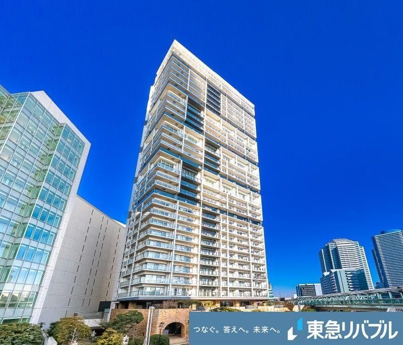 Park Tower Yokohama Portside Condominium in Kanagawa Ward - Thumbnail 2