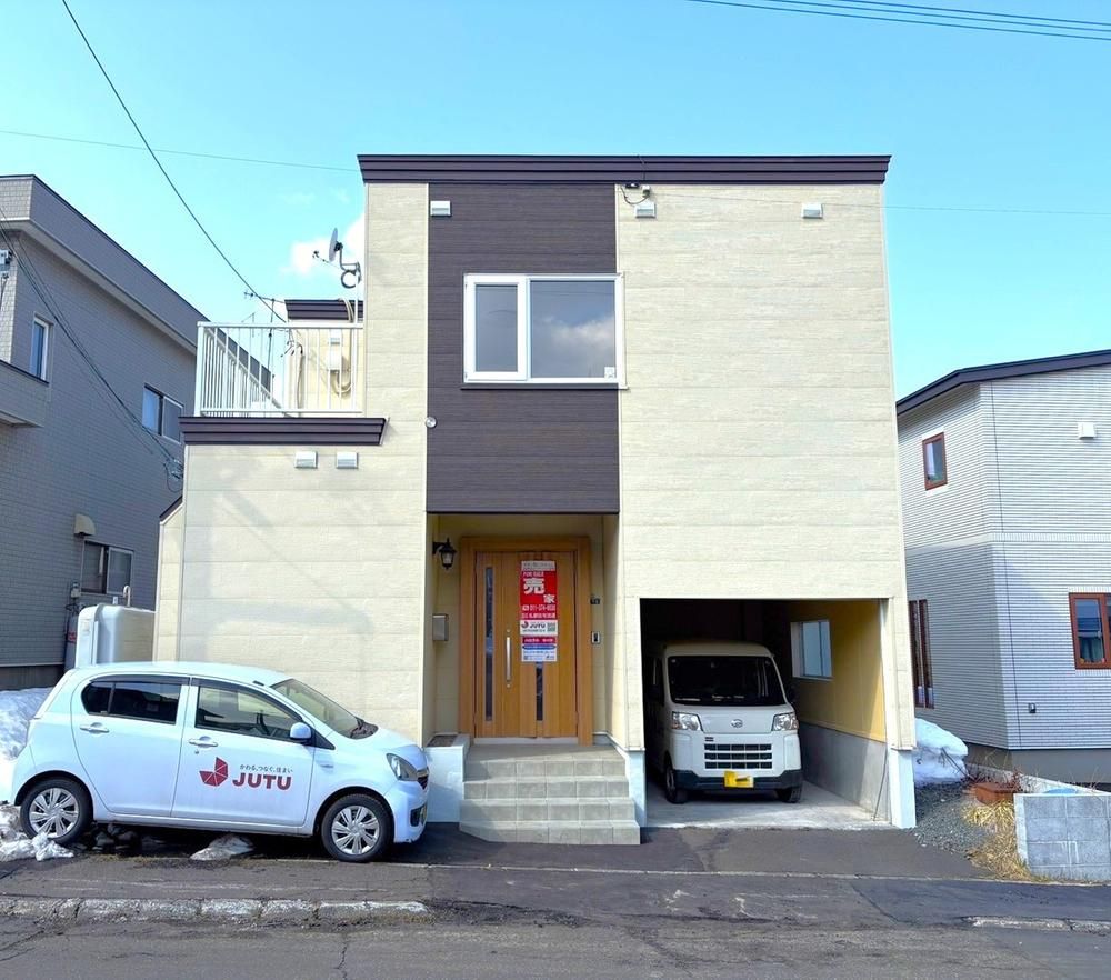 5LDK Detached House for Sale in Minami Ward, Sapporo with Solar Power - Thumbnail 2