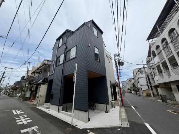 3LDK House for Sale in Toshima City, Tokyo - Thumbnail 2
