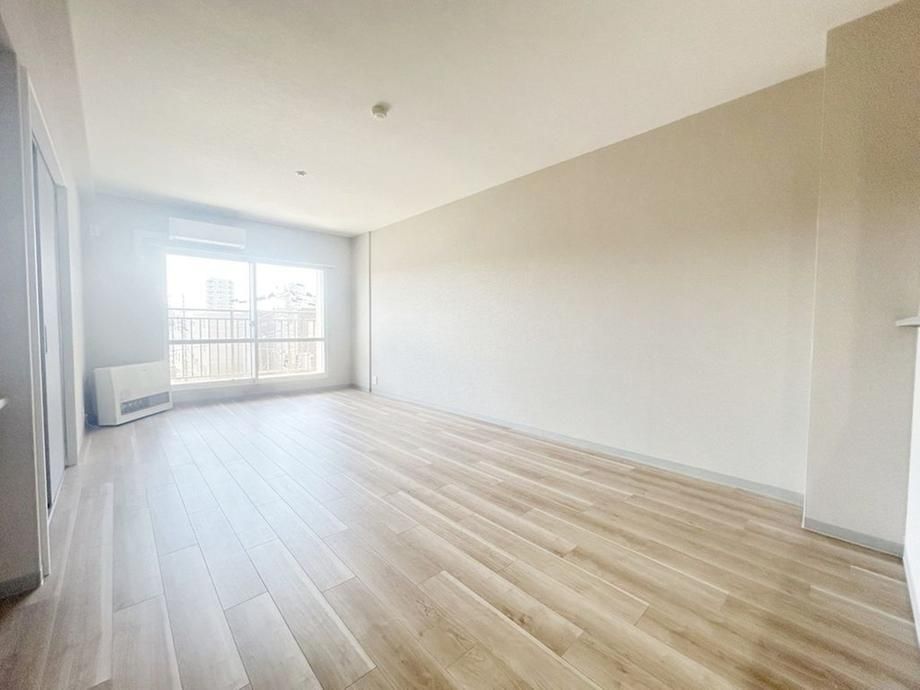 Renovated 3LDK Apartment in Sapporo Chuo Ward for Sale - Thumbnail 3