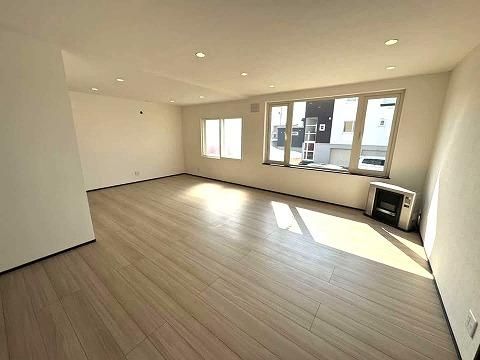 Renovated 5LDK House in Shiroishi-ku, Sapporo with Parking - Thumbnail 3