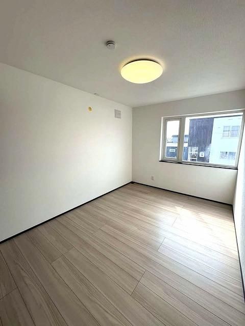 Renovated 5LDK House in Shiroishi-ku, Sapporo with Parking - Thumbnail 4