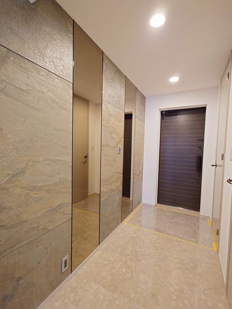 Luxury 3LDK Apartment in Daikanyama, Tokyo – 94.92 sqm - Thumbnail 4