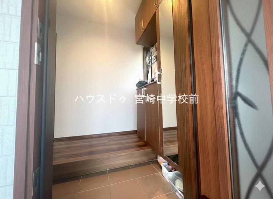 Modern 3LDK House with Solar Power Near Miyazaki Jingu Station - Thumbnail 3