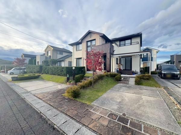 4LDK House for Sale in Fukushima City with Solar Power - Thumbnail 2