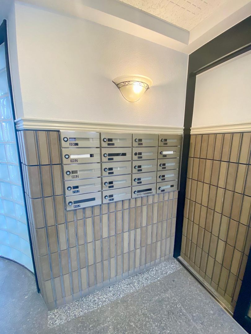Top-Floor 3LDK Apartment in Ichinomiya, Aichi - Thumbnail 3