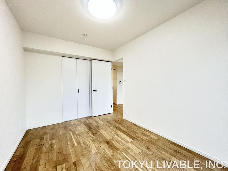 Renovated 2LDK Apartment for Sale in Kawasaki, Kanagawa - Thumbnail 2