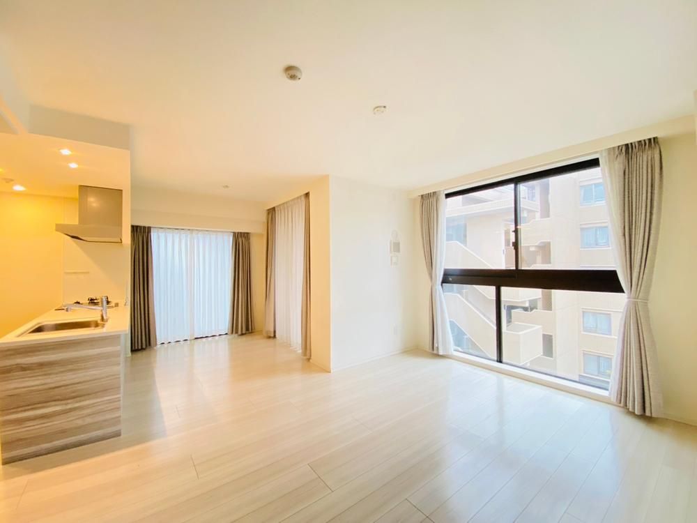 3LDK Top Floor Corner Apartment in Center-Minami, Yokohama - Thumbnail 2