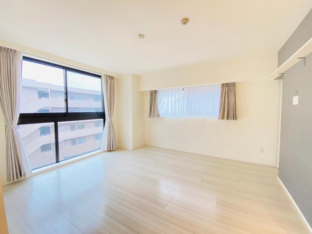 3LDK Top Floor Corner Apartment in Center-Minami, Yokohama - Thumbnail 3
