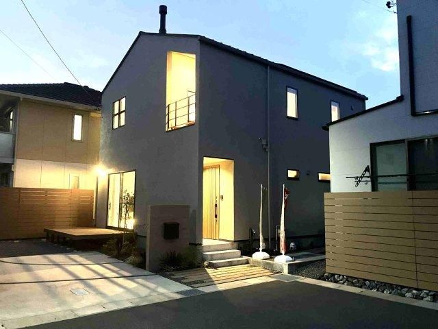 3LDK Modern House for Sale in Yaizu with Fireplace - Thumbnail 2