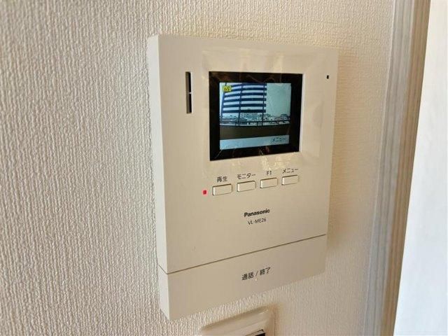 Renovated 2LDK Apartment for Sale in Ichikawa near Gyotoku Station - Thumbnail 3