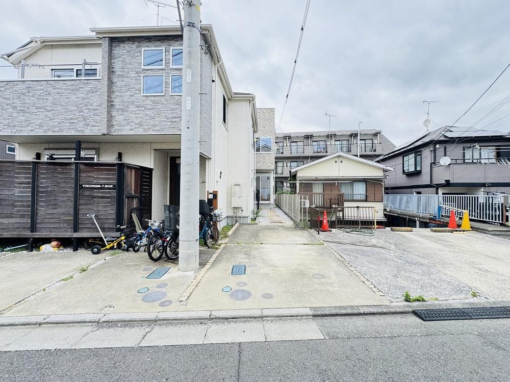 Renovated 2SLDK House with Roof Balcony in Kanagawa-ku, Yokohama - Thumbnail 3
