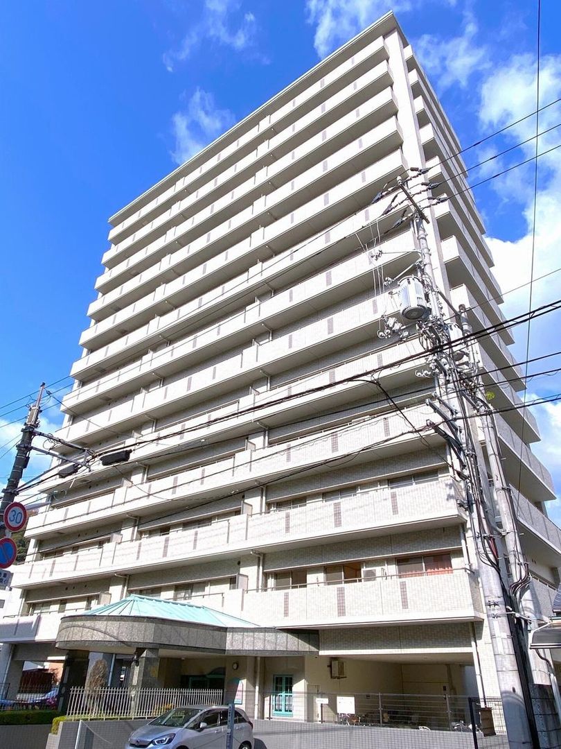 3LDK Apartment for Sale in Matsuyama, Ehime - 73.44m2 - Image 1