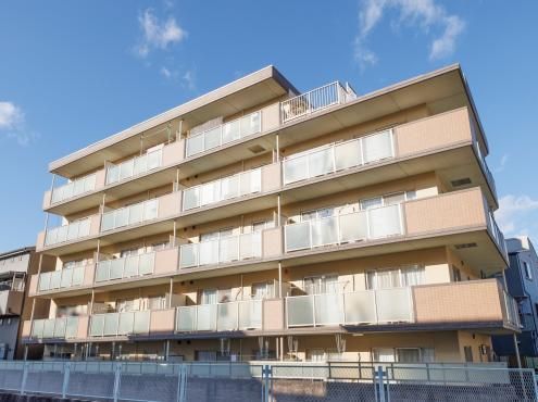 2LDK Apartment for Sale in Kawasaki, Kanagawa - Thumbnail 2