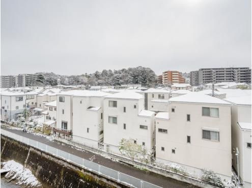 2LDK Apartment for Sale in Kawasaki, Kanagawa - Thumbnail 3