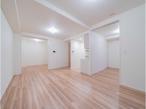 New 3LDK Apartment in Harumi, Chuo City, Tokyo - Thumbnail 4